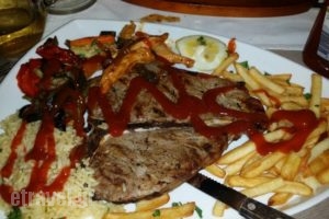 M-eating_food_in_Restaurant___Planos