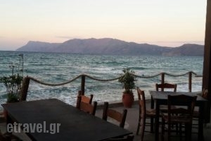 Akrogiali_food_in_Restaurant___Mithimna