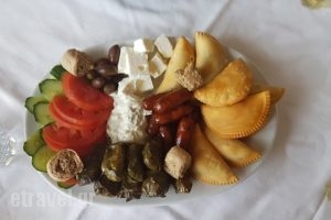 Hovoli_food_in_Caf? and Bar___Loutra