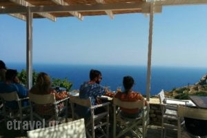 Rakentia_food_in_Caf? and Bar___Folegandros