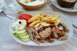 Dionyssos_food_in_Restaurant___Magoulas