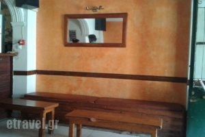 Filentem_food_in_Caf? and Bar___Sinarades