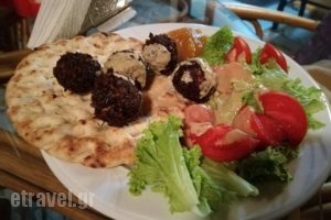 Ifigenia_food_in_Restaurant___Agkouseliana