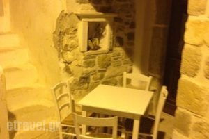 Lithos_food_in_Restaurant___Naxos