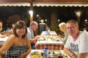 Mythos_food_in_Restaurant___Mpenitses