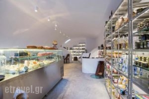 Oia Vineyart_food_in_Caf? and Bar___O?a