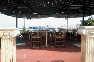 Palinorio Cafe-Snack-Bar_food_in_Caf? and Bar___Poros