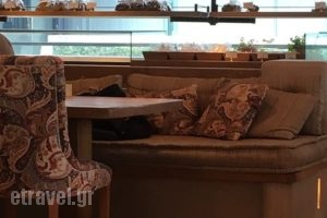 Yi_food_in_Restaurant___Glifada