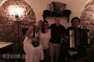 Akordeon_food_in_Restaurant___