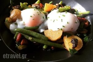 Rey Pablo_food_in_Restaurant___Voula