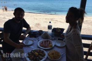 Taverna M'anaveis_food_in_Restaurant___Poros