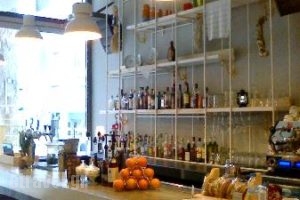 Roomie_b_food_in_Caf? and Bar___