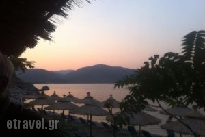 5 Steps in the Sand_food_in_Restaurant___Toroni